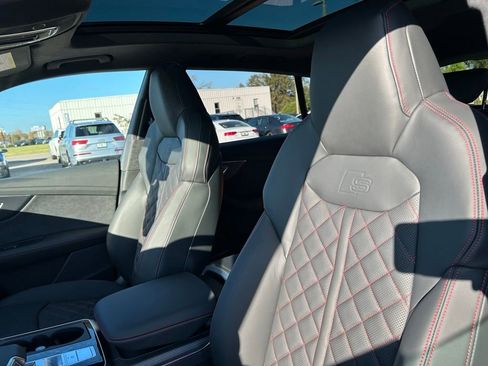 New 2026 Audi SQ8 Prestige image 17
