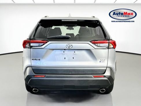 Used 2025 Toyota RAV4 XLE AWD/4WD image 7