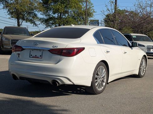 Used 2019 INFINITI Q50 Luxe w/ Essential Package (3.0T Luxe) RWD image 3