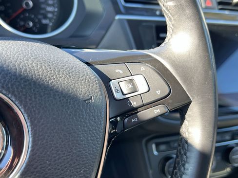 Used 2018 Volkswagen Tiguan SE image 33