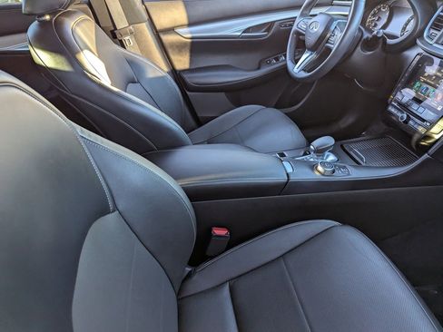 Used 2022 INFINITI QX50 Essential image 12