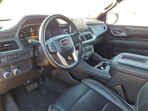 Used 2024 GMC Yukon SLT image 21