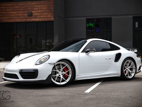 Used 2017 Porsche 911 4 Coupe AWD/4WD image 4