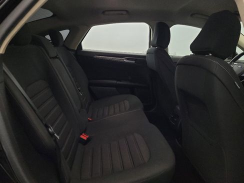 Used 2020 Ford Fusion SE FWD image 19