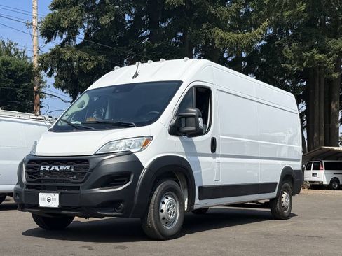 Used 2023 RAM ProMaster 2500 FWD image 2