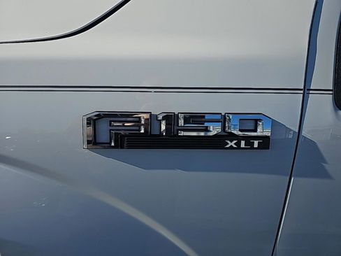 Used 2017 Ford F150 XLT w/ Equipment Group 302A Luxury image 15