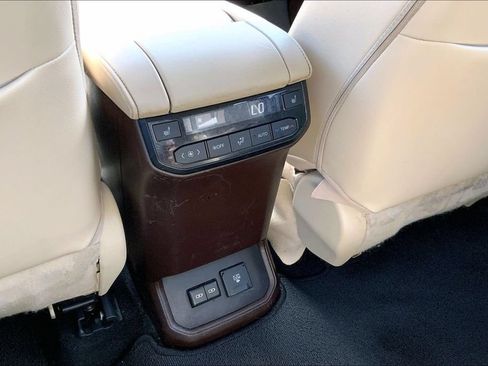 Used 2022 Toyota Highlander Platinum AWD/4WD image 33