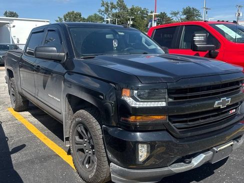 Used 2018 Chevrolet Silverado 1500 LT w/ All Star Edition AWD/4WD image 3