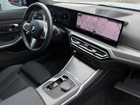 Used 2024 BMW 330i Sedan w/ M Sport Package image 17