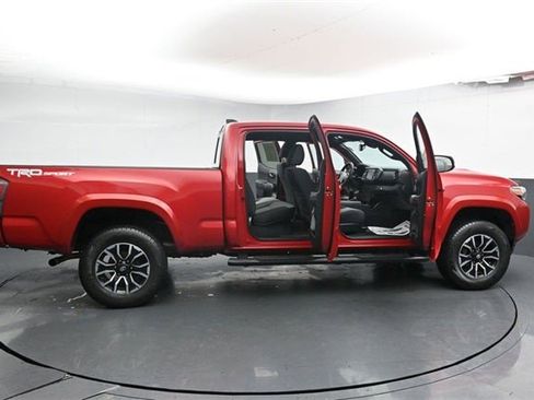 Used 2022 Toyota Tacoma TRD Sport image 39
