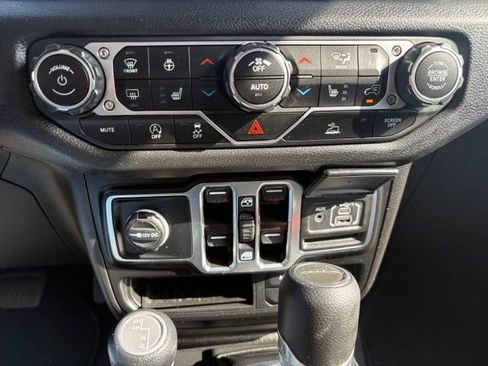 Used 2025 Jeep Gladiator Sport AWD/4WD image 30