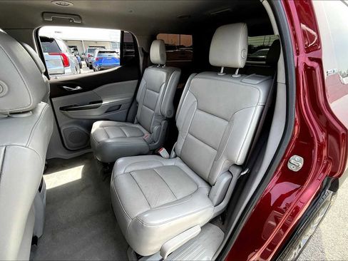 Used 2017 GMC Acadia SLT image 18