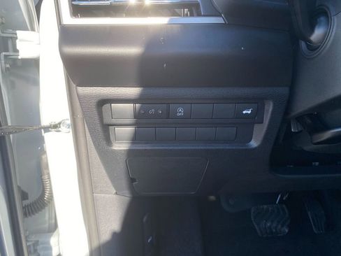 New 2026 Mitsubishi Outlander SE image 14