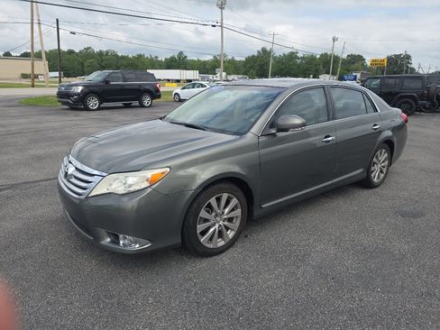 Used 2011 Toyota Avalon Limited FWD image 3