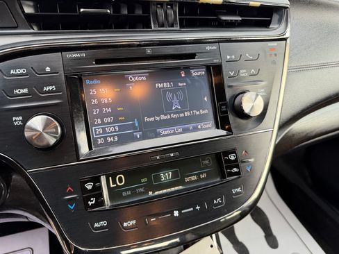 Used 2016 Toyota Avalon Limited w/ Toyota Safety Sense Package FWD image 10