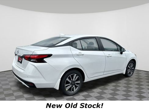 Used 2025 Nissan Versa SV w/ Trunk Package image 3