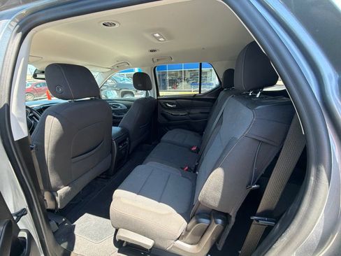 Used 2021 Chevrolet Traverse LT FWD image 6