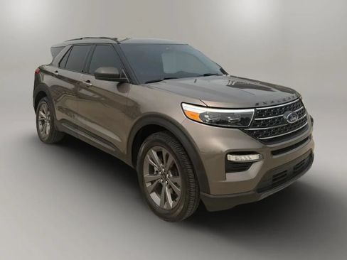 Used 2021 Ford Explorer XLT w/ Equipment Group 202A AWD/4WD image 1