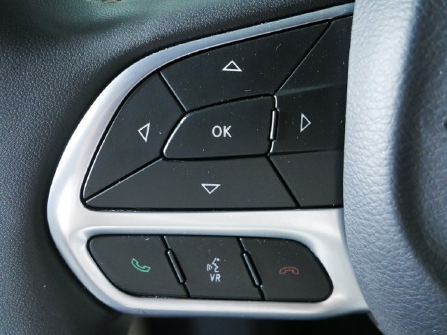 Used 2024 Chrysler Pacifica Touring-L FWD image 24