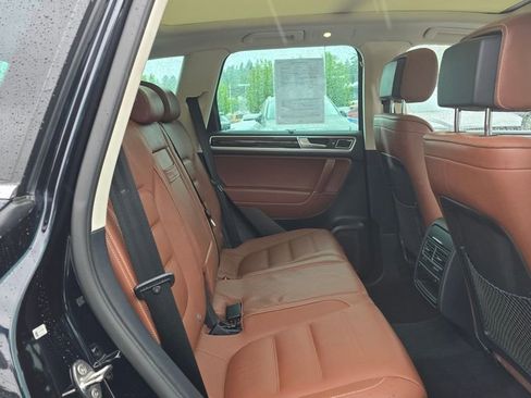 Used 2016 Volkswagen Touareg Executive AWD/4WD image 12