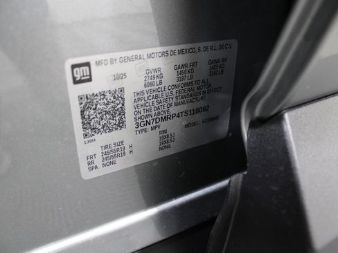 New 2026 Chevrolet Equinox EV LT image 40