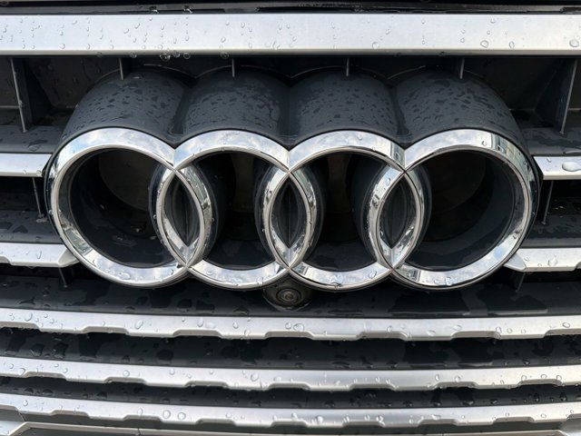 Used 2019 Audi Q7 3.0T Premium Plus w/ Premium Plus Package AWD/4WD image 8