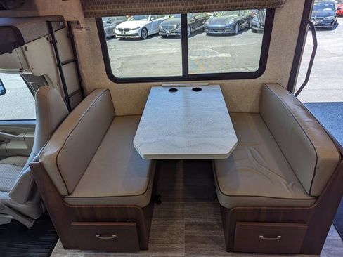 Used 2019 Chevrolet Express 4500 w/ RV Package RWD image 83