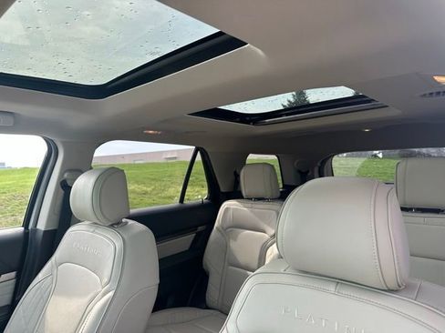 Used 2017 Ford Explorer Platinum image 6