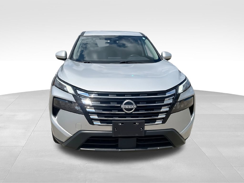 Used 2025 Nissan Rogue SV AWD/4WD image 3