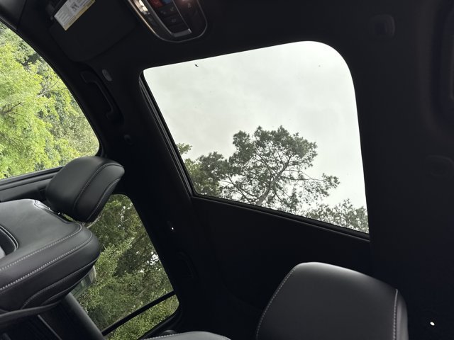 New 2027 Jeep Grand Cherokee L Limited AWD/4WD image 32