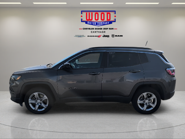 Used 2024 Jeep Compass Latitude AWD/4WD image 5