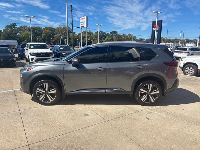 Used 2023 Nissan Rogue SL w/ SL Premium Package FWD image 4