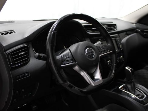 Used 2021 Nissan Rogue Sport SV FWD image 12