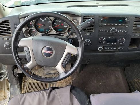 Used 2011 GMC Sierra 2500 SLE w/ SLE Preferred Package AWD/4WD image 13