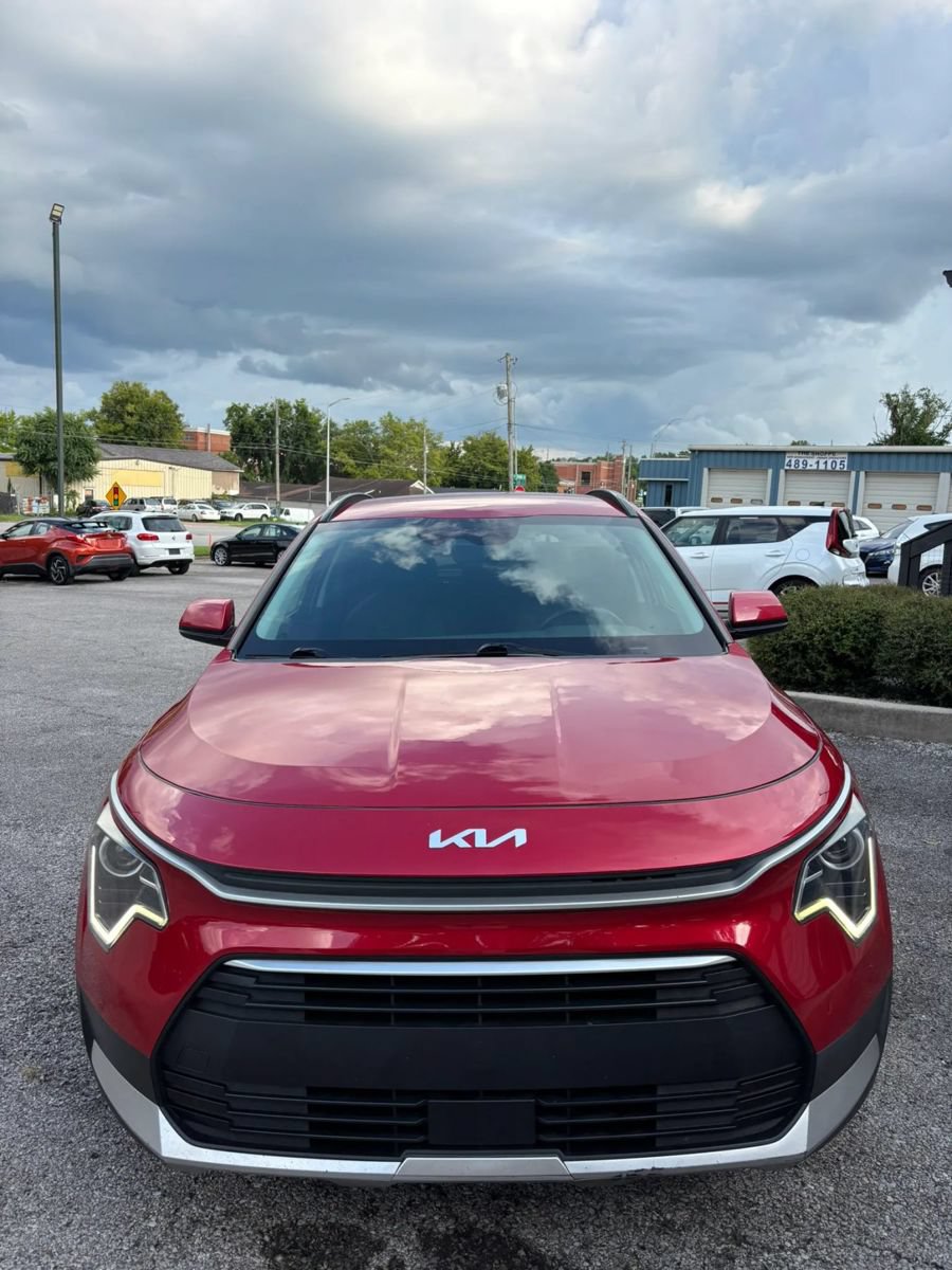 Used 2023 Kia Niro EX FWD image 3