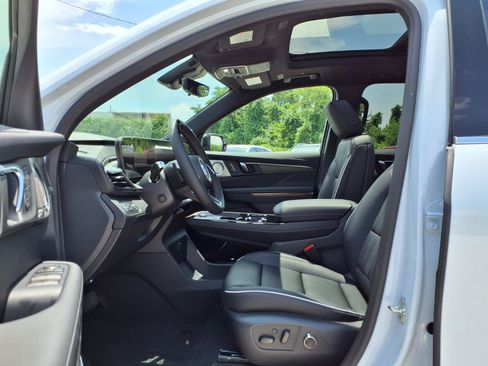 New 2026 Buick Enclave Avenir w/ Super Cruise Package AWD/4WD image 14