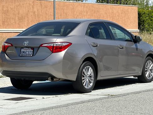 Used 2015 Toyota Corolla LE FWD image 4