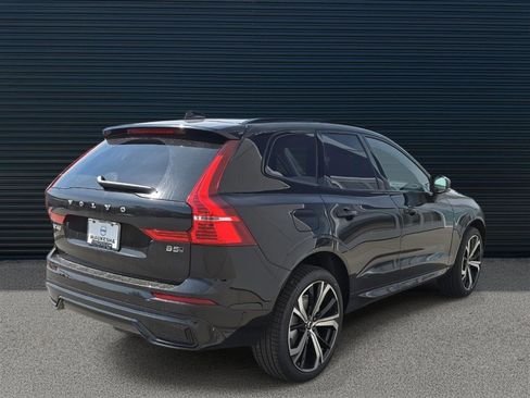 Used 2025 Volvo XC60 B5 Ultra w/ Climate Package image 5