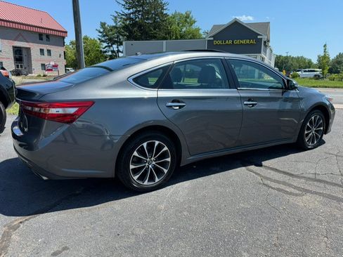 Used 2017 Toyota Avalon XLE Premium w/ All Weather Liner Package FWD image 8