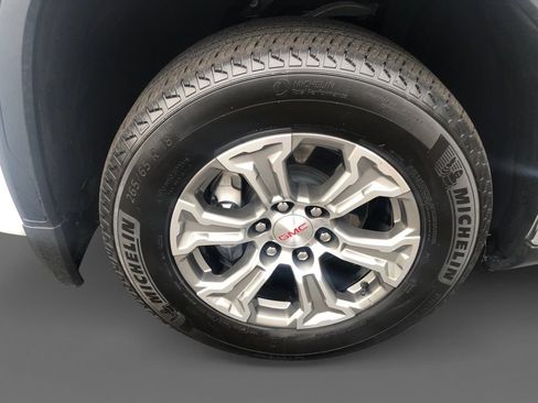 Used 2025 GMC Sierra 1500 SLT RWD image 10