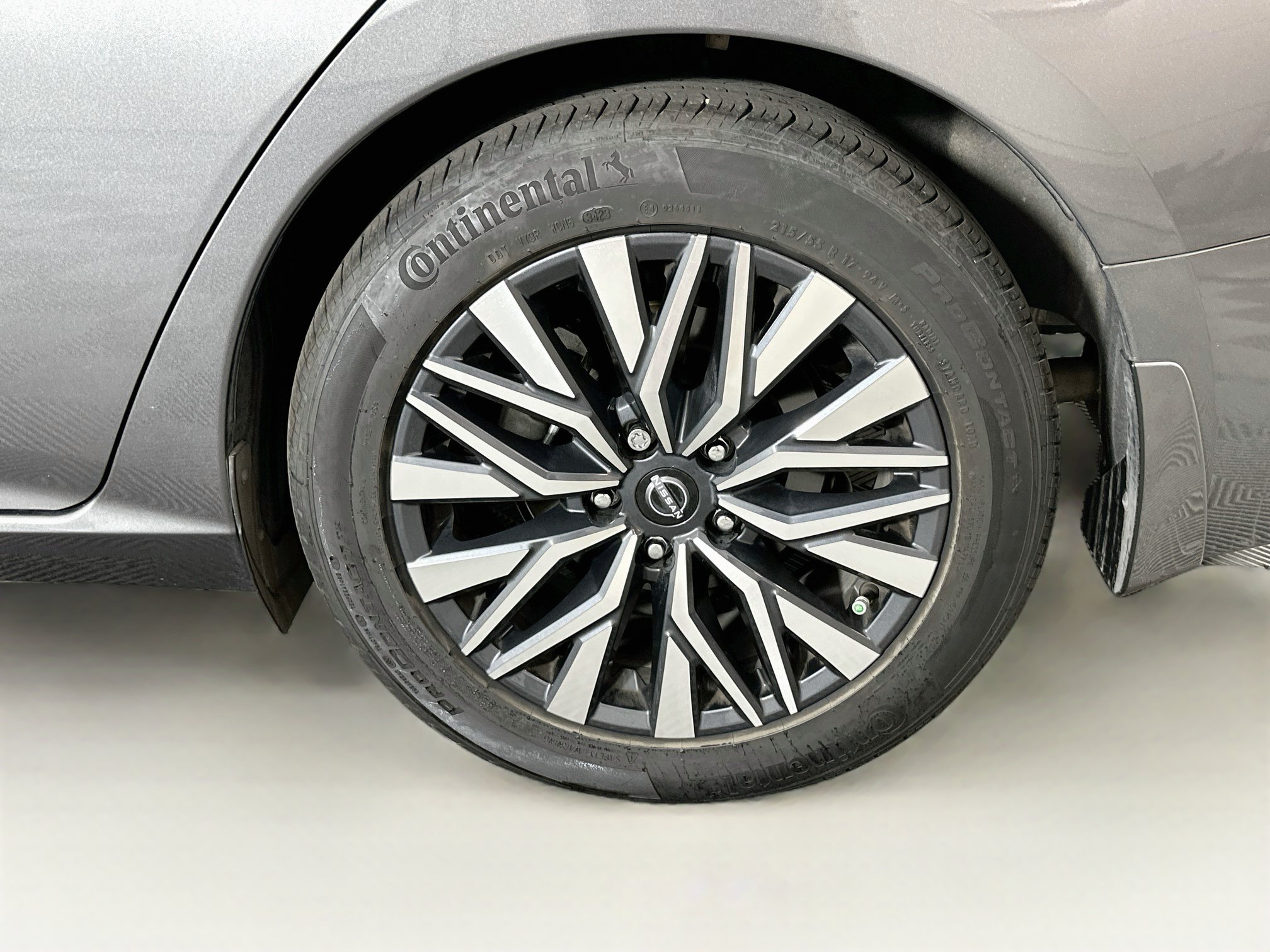 Used 2024 Nissan Altima 2.5 SV FWD image 11