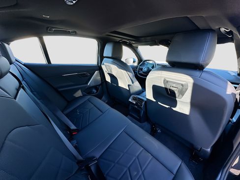 Used 2024 BMW i5 eDrive40i w/ Premium Package image 31