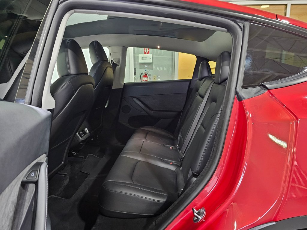 Used 2023 Tesla Model Y Long Range AWD/4WD image 22