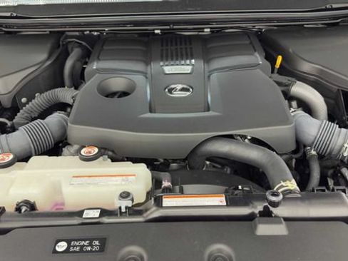 Used 2024 Lexus GX 550 w/ Cold Area Package AWD/4WD image 39