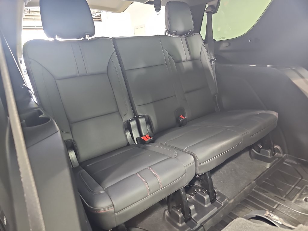 Used 2022 Chevrolet Tahoe RST w/ Luxury Package AWD/4WD image 15