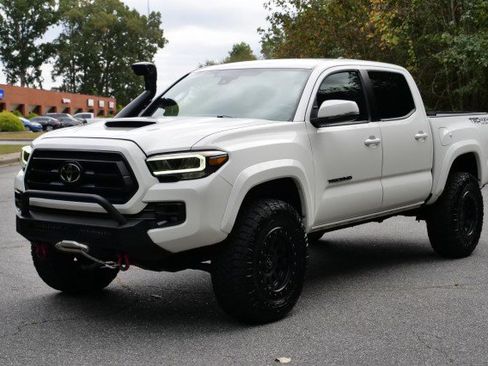 Used 2020 Toyota Tacoma TRD Sport image 6