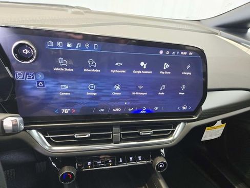 New 2026 Chevrolet Equinox EV LT image 16