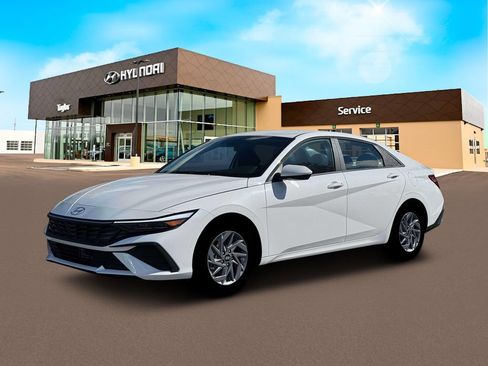 New 2026 Hyundai Elantra Hybrid FWD image 2