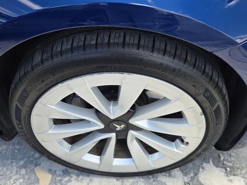 Used 2021 Tesla Model 3 Standard Range Plus RWD image 5