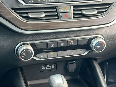 Used 2024 Nissan Altima 2.5 SV image 19